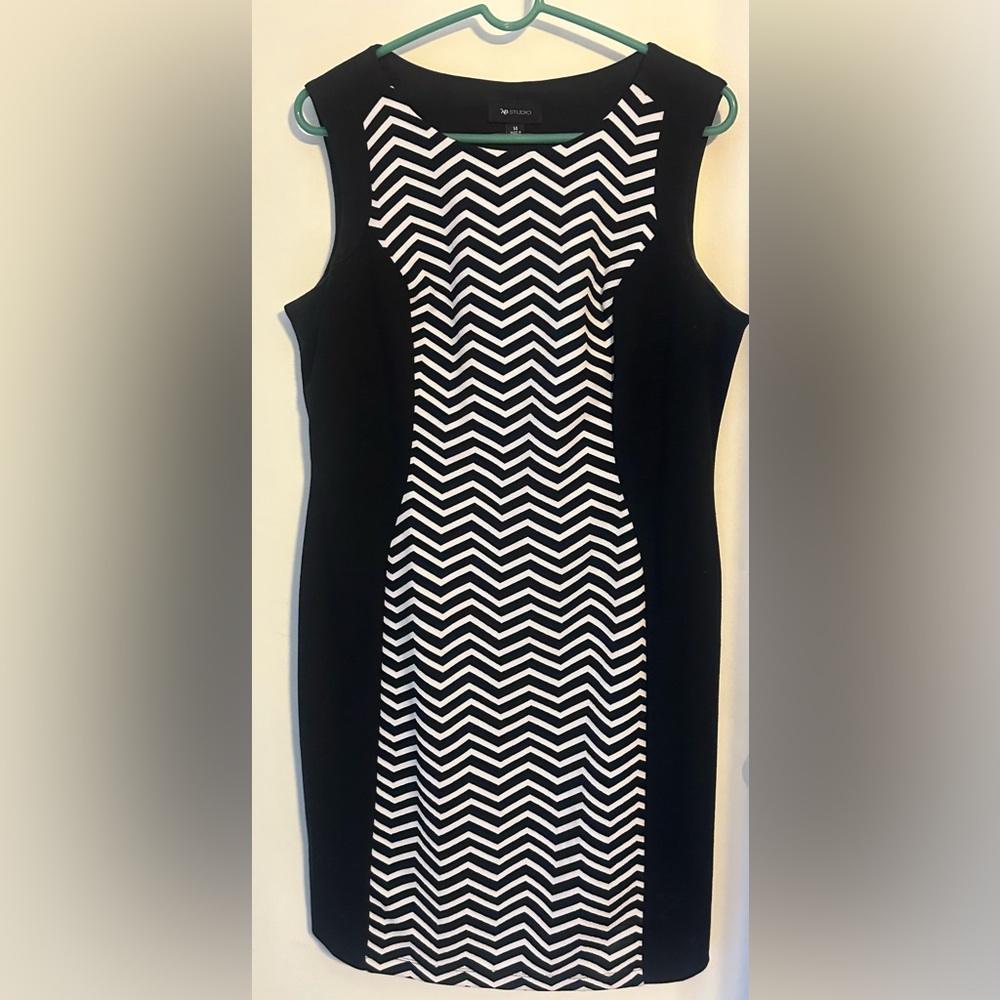 AB Studio size 14 black and white pattern dress. GUC.